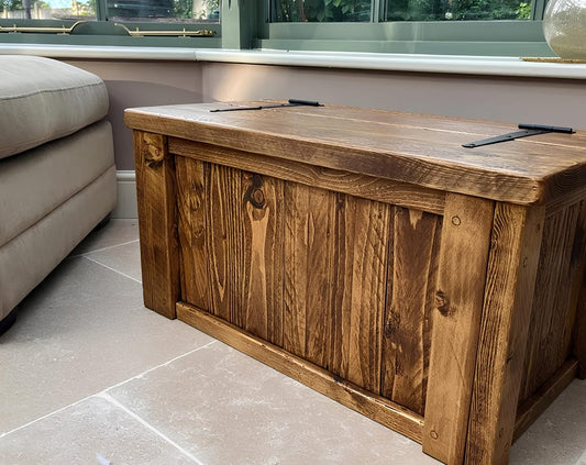 Reclaimed rustic wooden trunk/Coffee table **Free Delivery**